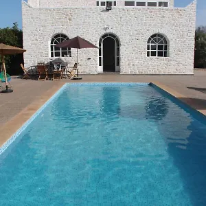 https://les-jardins-fleuris.essaouirahotels.net